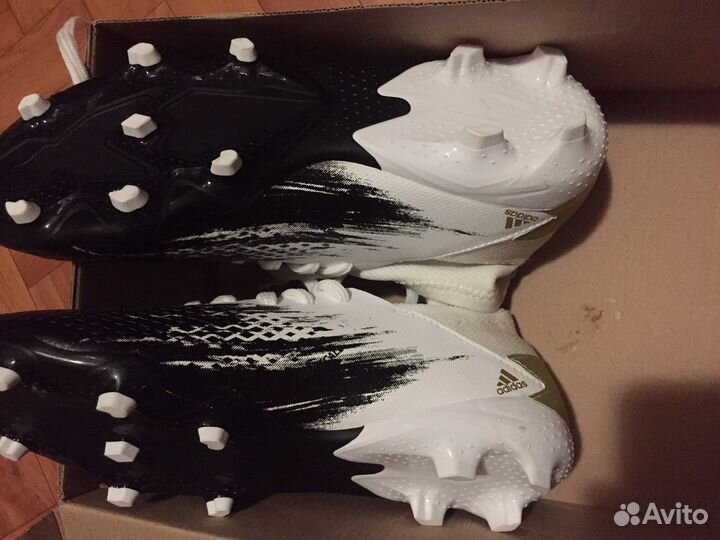 Футбольные бутсы adidas 20.3