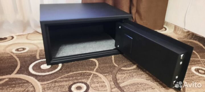 Сейф металлический