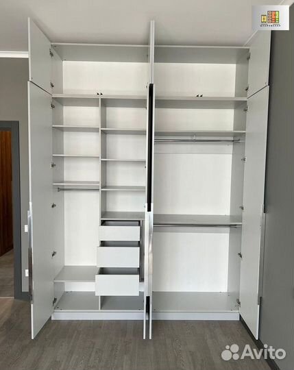 Шкаф встроенный распашной