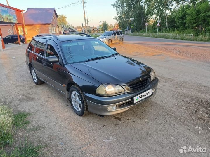 Toyota Caldina 2.0 AT, 1999, 100 000 км