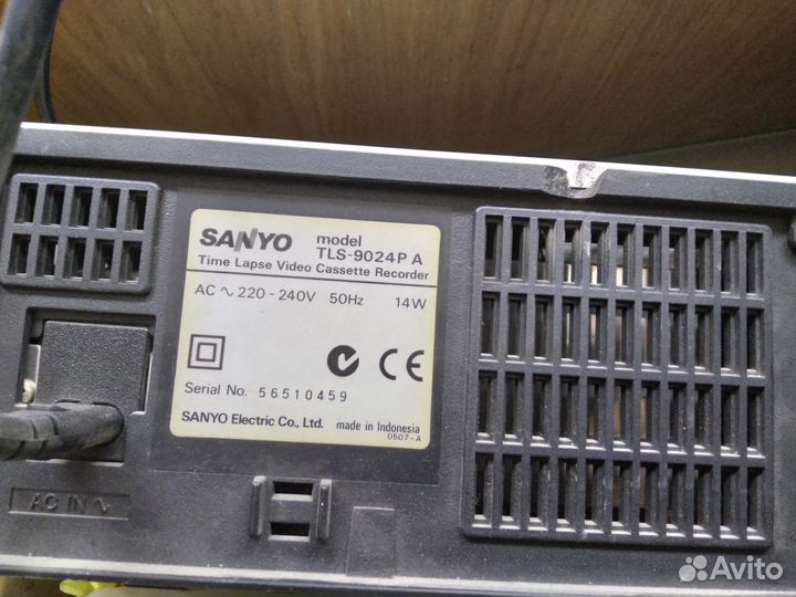 Видеомагнитофон sanyo