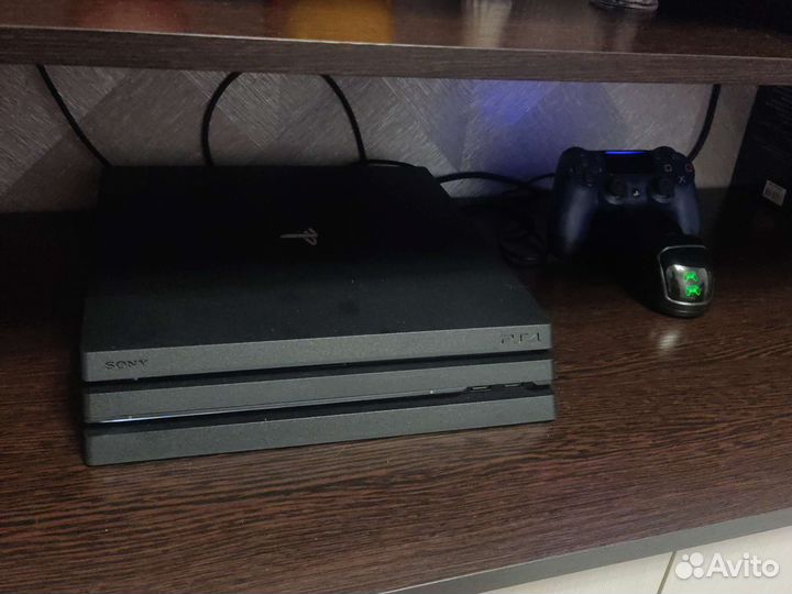Sony playstation 4 PS4 pro 1tb с играми