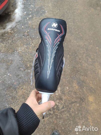 Коньки хоккейные