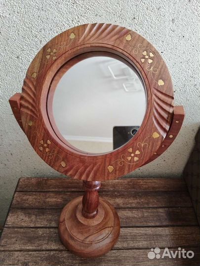 Зеркало настольное