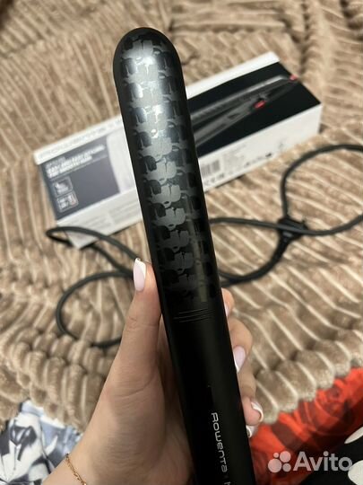 Выпрямитель для волос Rowenta x Karl Lagerfeld