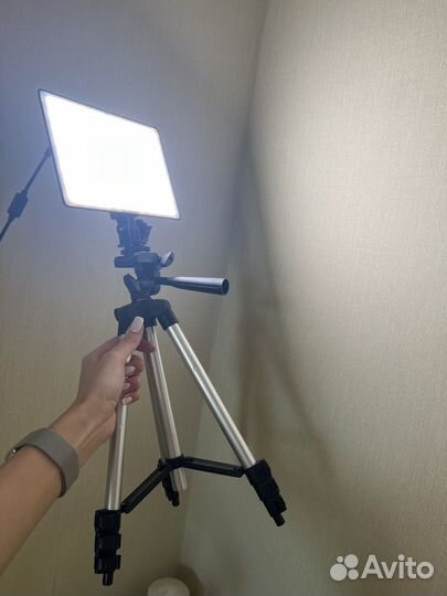 Светодиодный светильник yongnuo YN300