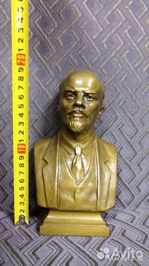 Бюст Ленина