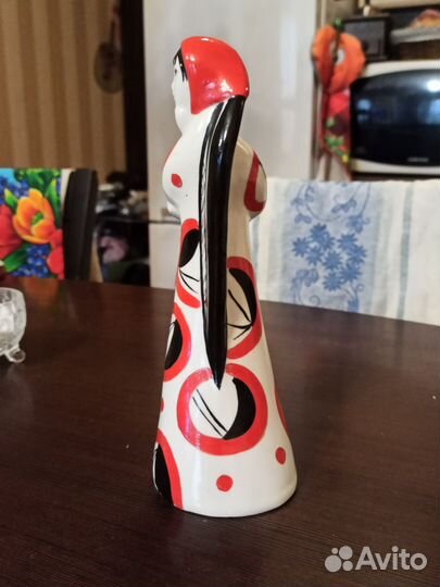 Статуэтка фарфор девушка с косой