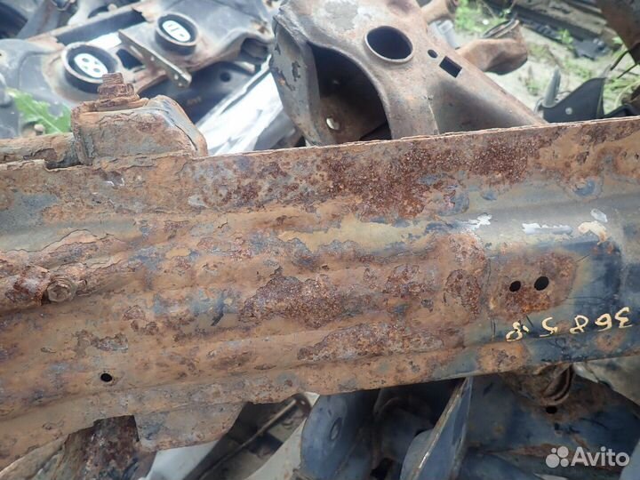 Балка подвески задняя Suzuki Baleno, 2000