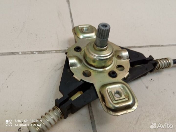 Стеклоподъёмник задней левой двери Amulet (A15)