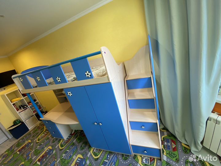 Кровать чердак со столом