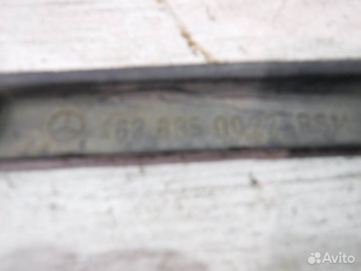 Накладка противотуманной фары левой