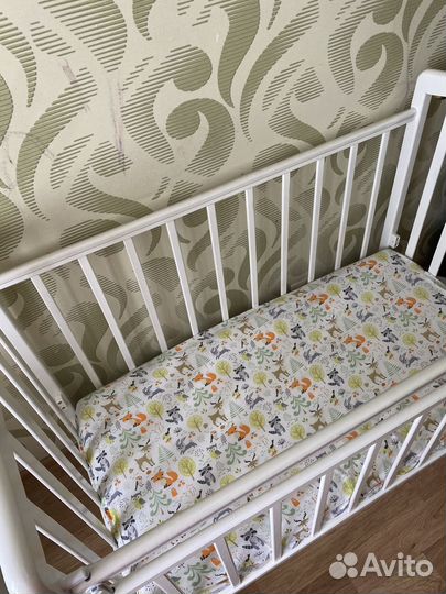 Детская кровать с маятником и ящиком