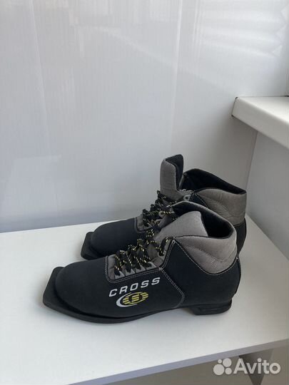 Лыжные ботинки