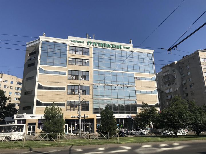 Помещение с арендатором фитнес клуб, 1008.7 м²