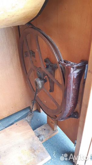 Швейная машинка,ножная