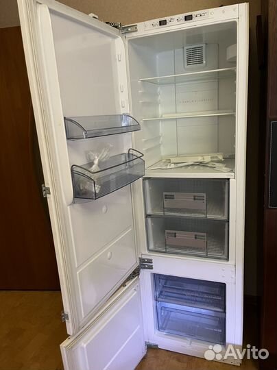 Встраиваемый холодильник aeg