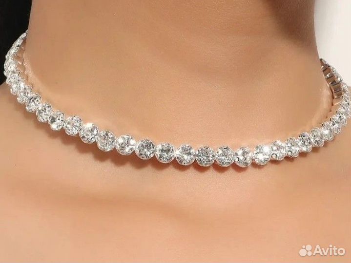 Колье чокер браслет и серьги со стразами бижутерия
