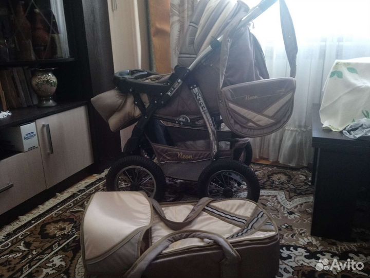 Прогулочная коляска 3 в 1