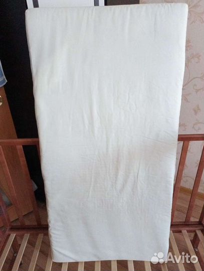 Детская кроватка с матрасом