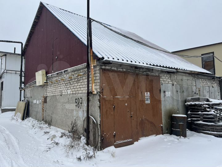 Гараж, > 30 м²