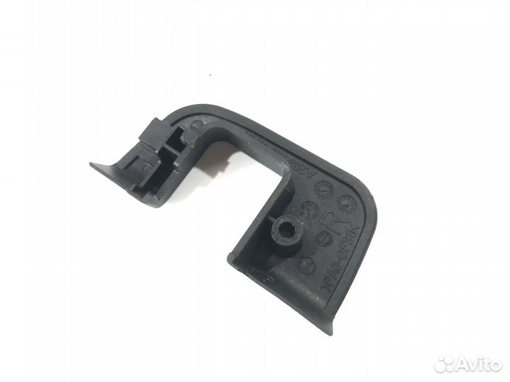 Накладка замка правая Mercedes C W203