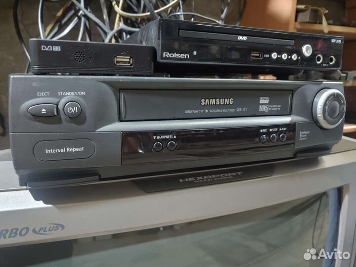 Телевизор Видеомагнитофон DVD-проигрыватель Тюнер