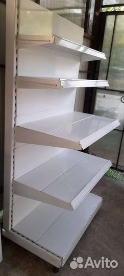 Стеллажи пристенные, островные