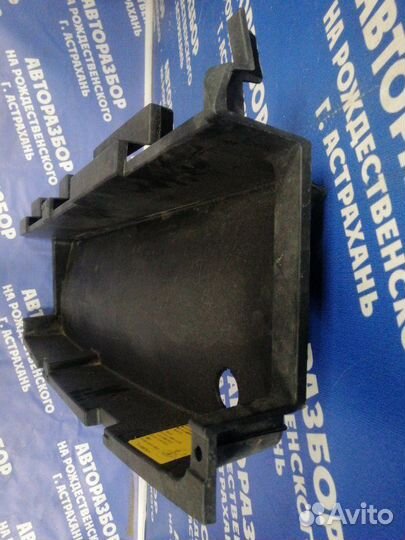 Ящик для инструмента Lexus Rx300 кроссовер 2005