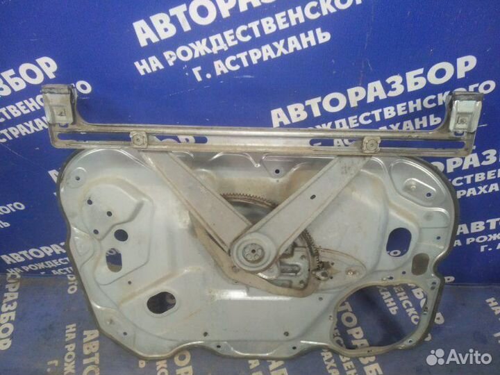 Передний правый стеклоподъемник Ford Focus 2 седан