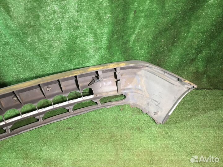 Бампер передний Ford Laser BG Белый царапины