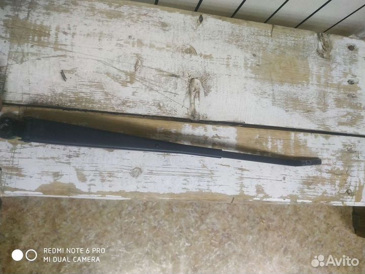 Поводок дворника на ладу