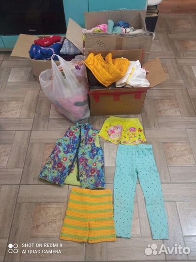 3 больших коробки и пакет вещей для девочки 110