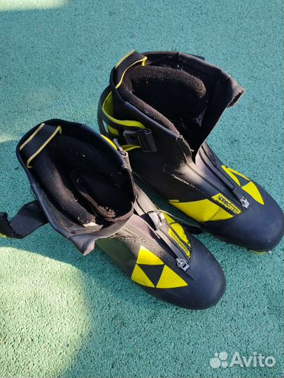 Лыжные ботинки