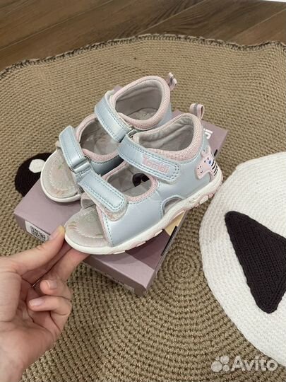 Сандалии для девочки 24 размер