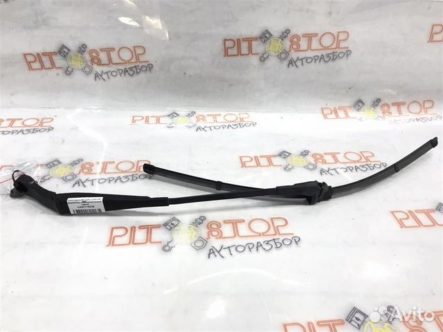 Держатель стеклоочистителя левый Porsche Cayenne