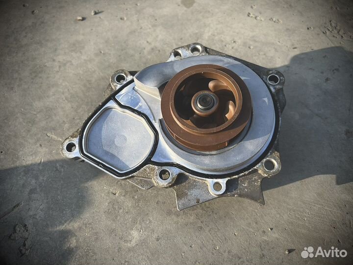 Водяной насос (помпа) VAG 06L121012A