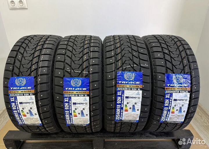 Tri Ace Snow White II 225/40 R18 36H