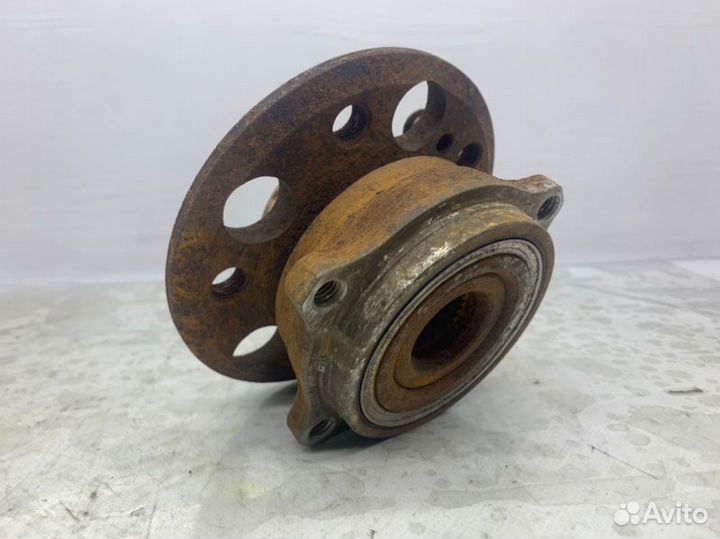 Ступица задняя Mercedes-Benz C W204 3.5 2012