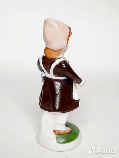 Статуэтка Девочка с книжками Возрождение Бронницы