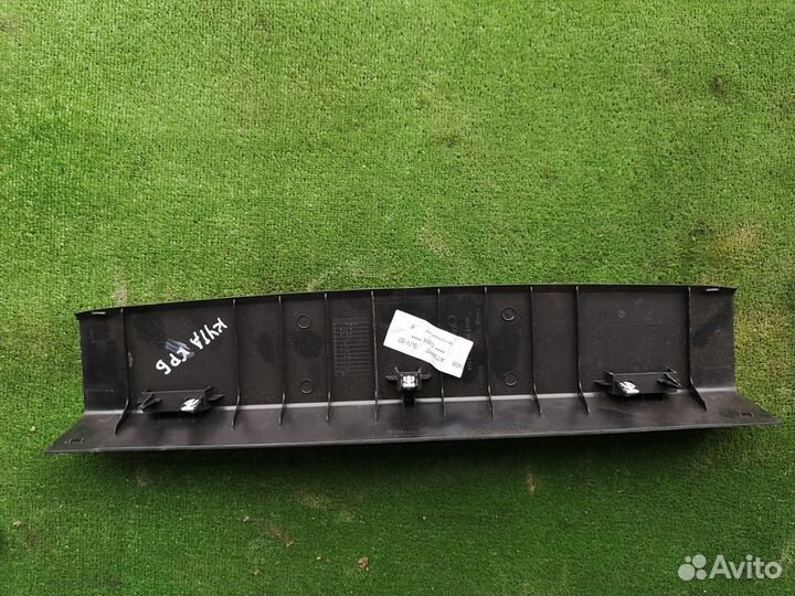 Обшивка двери багажника для Ford Kuga 08-12