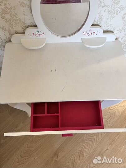 Туалетный столик для девочки