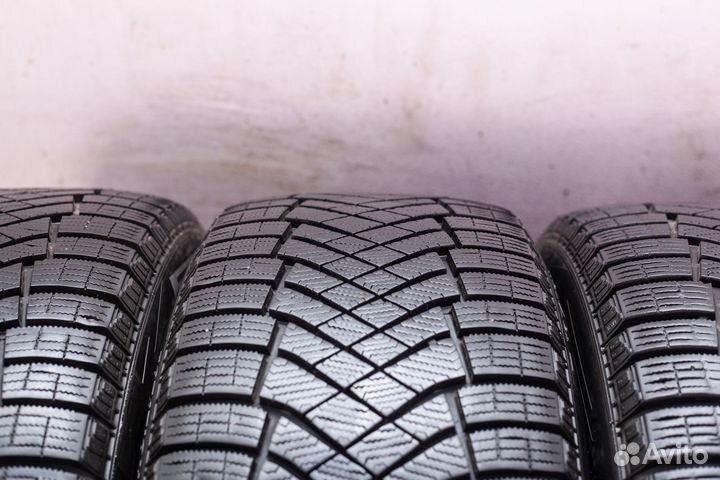 Pirelli Ice Zero FR 235/55 R19 105H