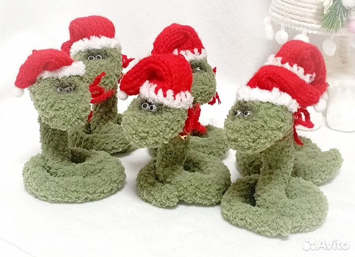 Новогодняя игрушка змея