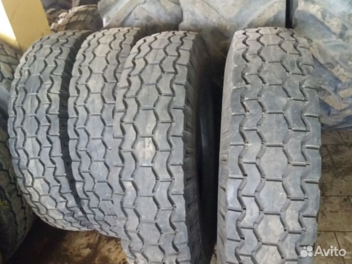 Шины трактора 14R25 с хранения
