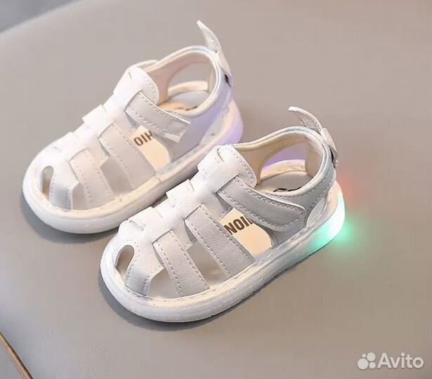 Сандалии детские с подсветкой