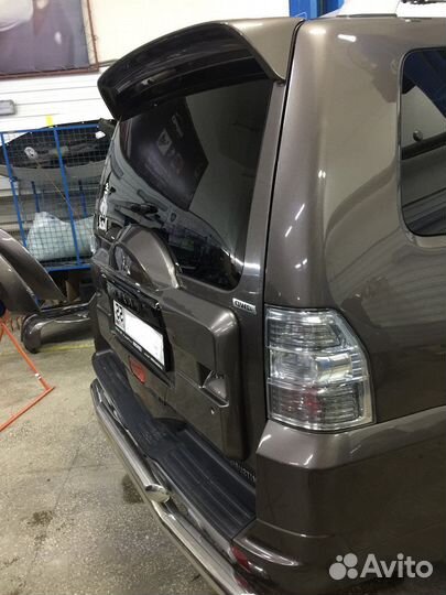 Накладка вместо запаски Mitsubishi Pajero 4