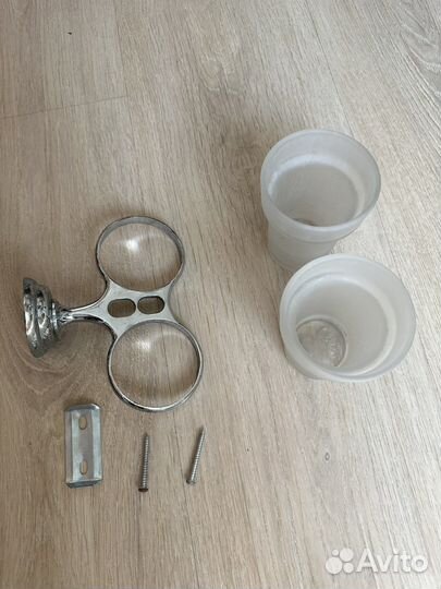 Держатель для зубных щеток