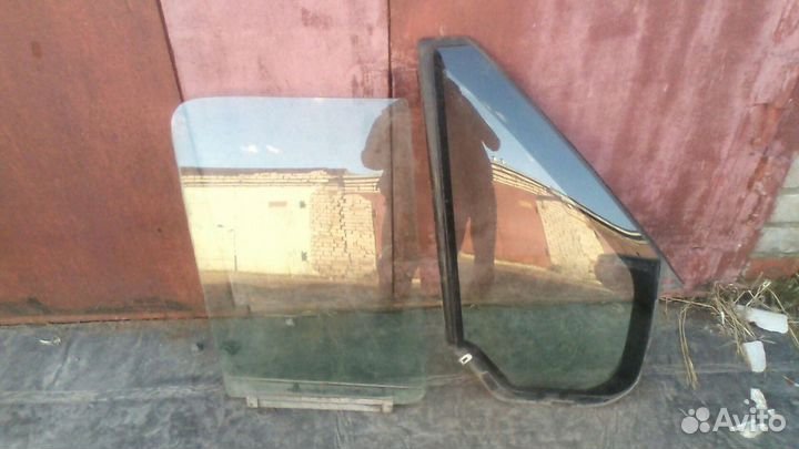 Стекла правой передней двери, сдвижной двери-форд