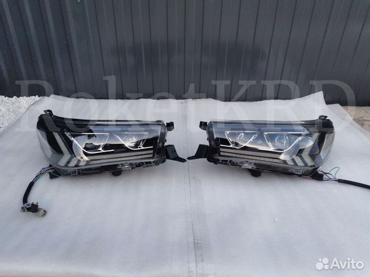 Фары Toyota Hilux с 2015-2020 г LED